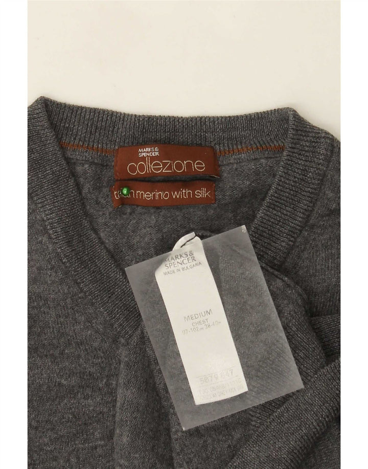 Pulover pentru bărbați Marks & Spencer, cu decolteu în V, din lână merinos, gri mediu