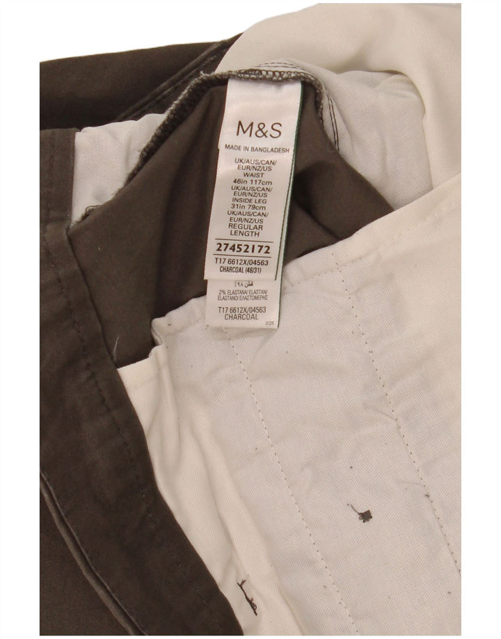 Pantaloni chino pentru bărbați Marks & Spencer, cu ajustare normală, L46 L31, bumbac gri
