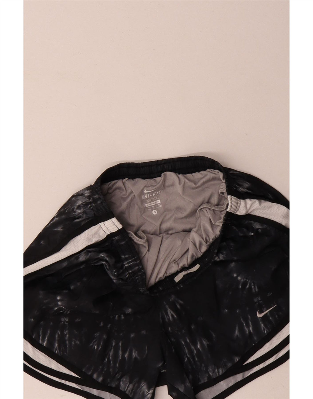 Pantaloni scurți sport Nike Dri Fit pentru femei UK 8, poliester Tie Dye, negru