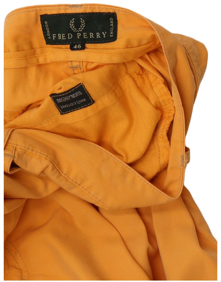 Pantaloni scurți casual Fred Perry pentru bărbați IT 46 Small W32 Bumbac galben