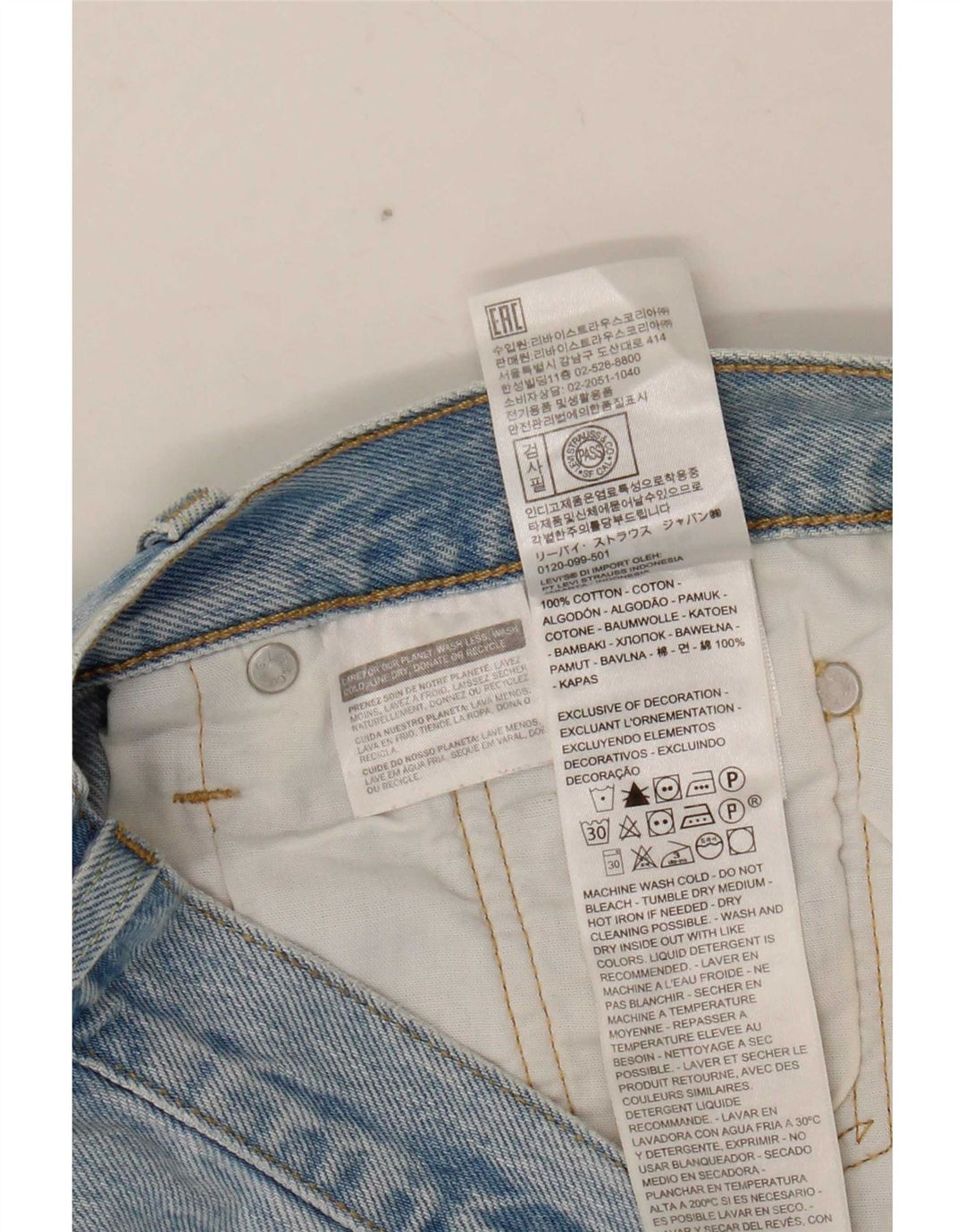 Pantaloni scurți Levi's 501 din denim distressed W26 Small Blue Bumbac