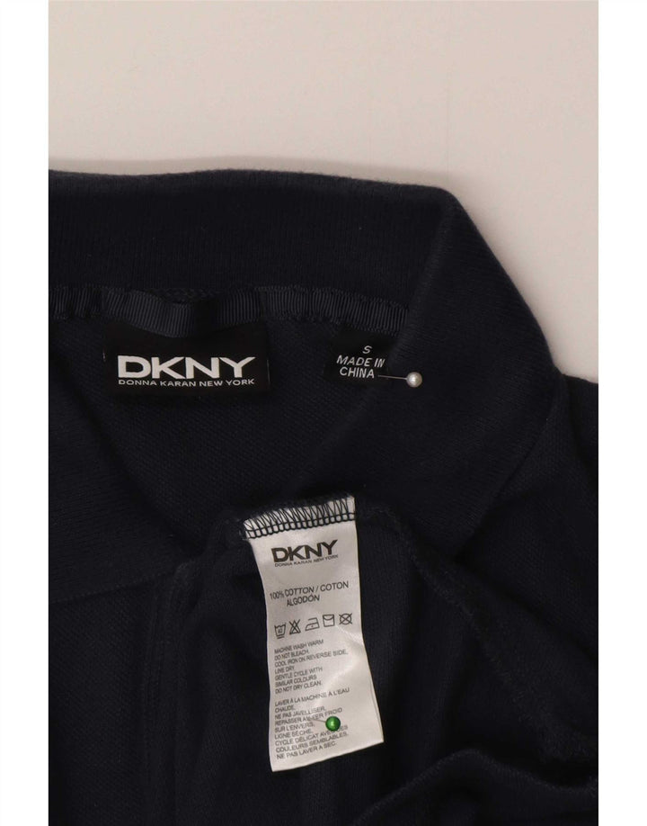 Tricou polo cu grafic Dkny pentru bărbați, bumbac, albastru bleumarin