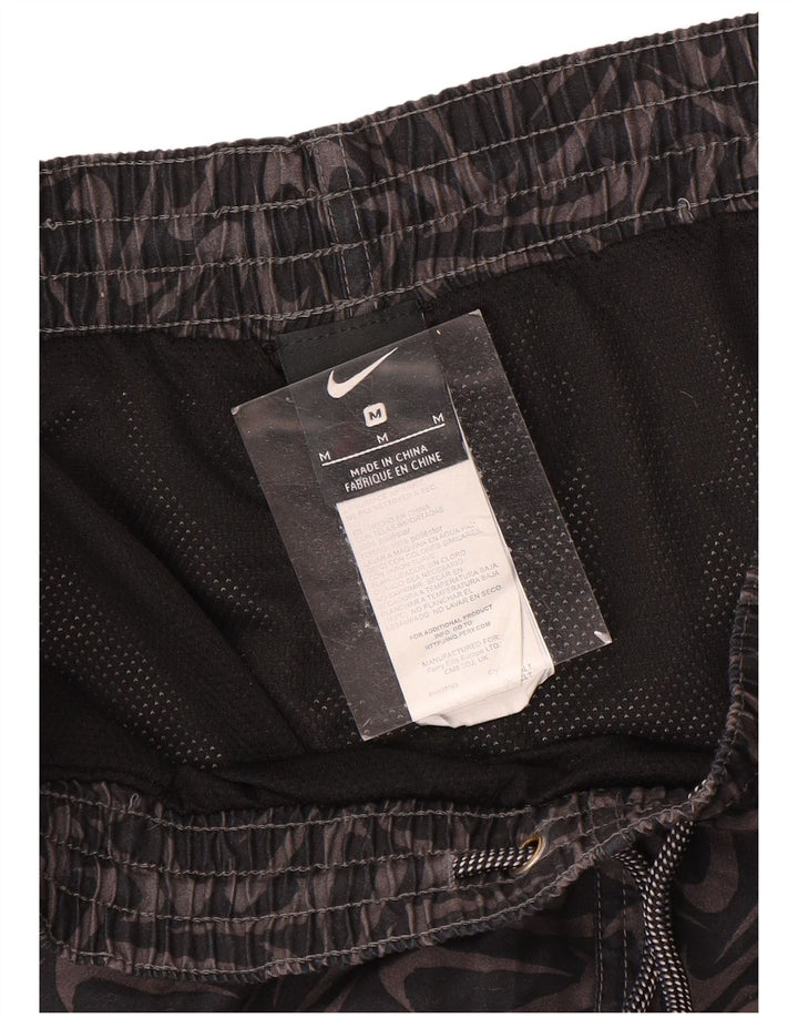 Pantaloni scurți sport grafic Nike pentru bărbați, poliester mediu negru
