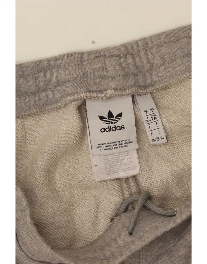 Pantaloni scurți sport Adidas pentru bărbați, bumbac cu dungi mari, gri