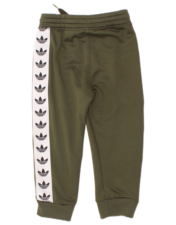 Pantaloni de trening cu grafic pentru bebelusi Adidas 18-24 luni kaki color block