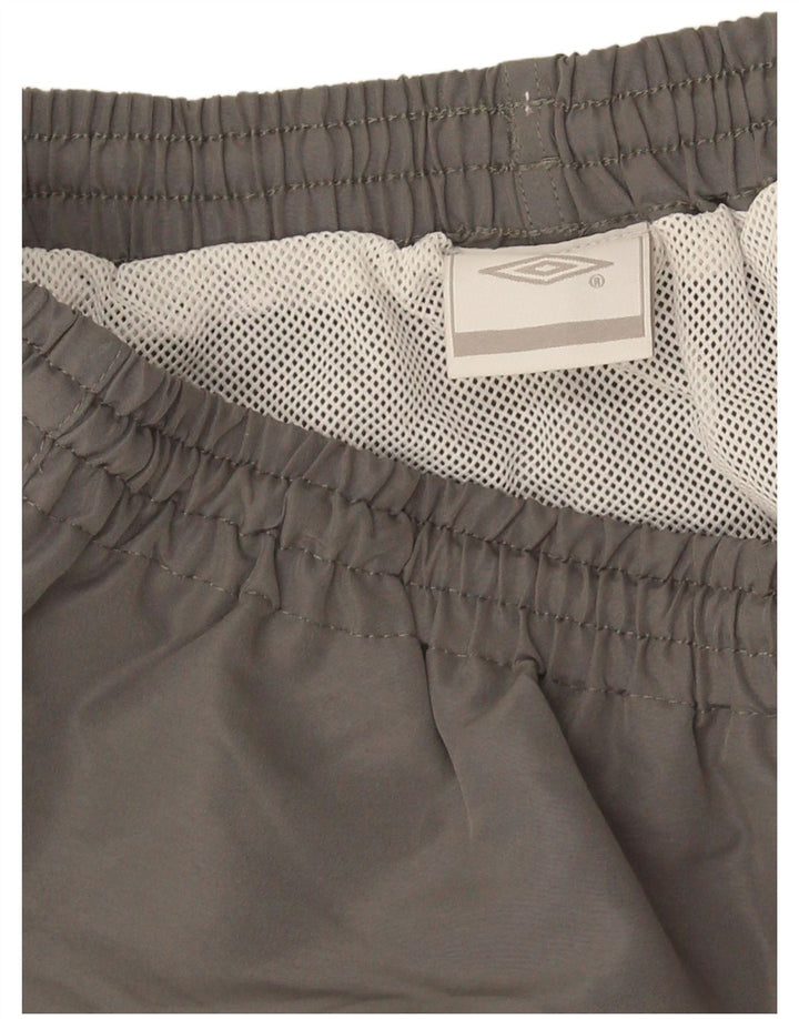 Pantaloni scurți sport pentru bărbați Umbro 2XL gri