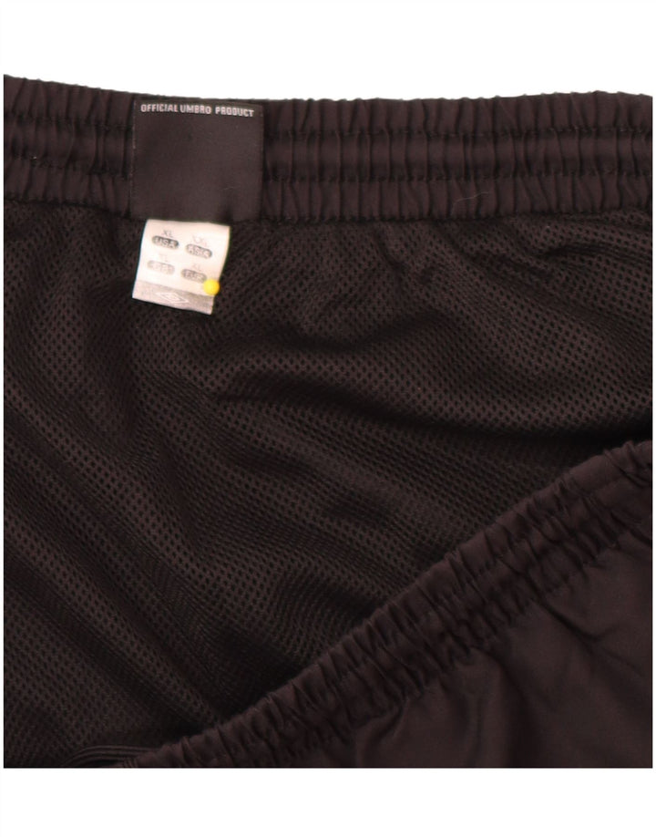 Pantaloni scurți sport Umbro pentru bărbați XL poliester geometric negru