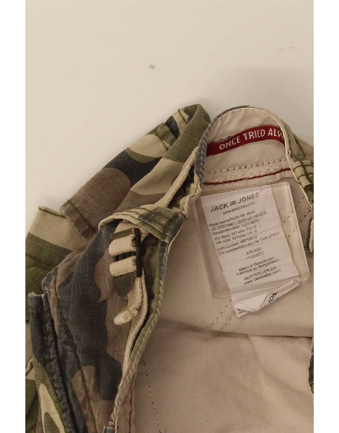 Pantaloni scurti cargo Jack & Jones pentru bărbați mici W28 kaki camuflaj