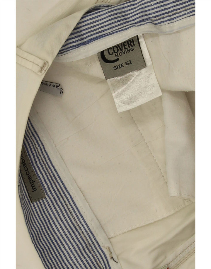 Pantaloni scurti chino pentru bărbați Coveri IT 52 XL W38 Elastan alb
