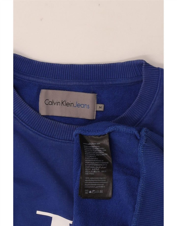 Pulover Calvin Klein Jeans pentru bărbați cu grafică, bumbac albastru mediu