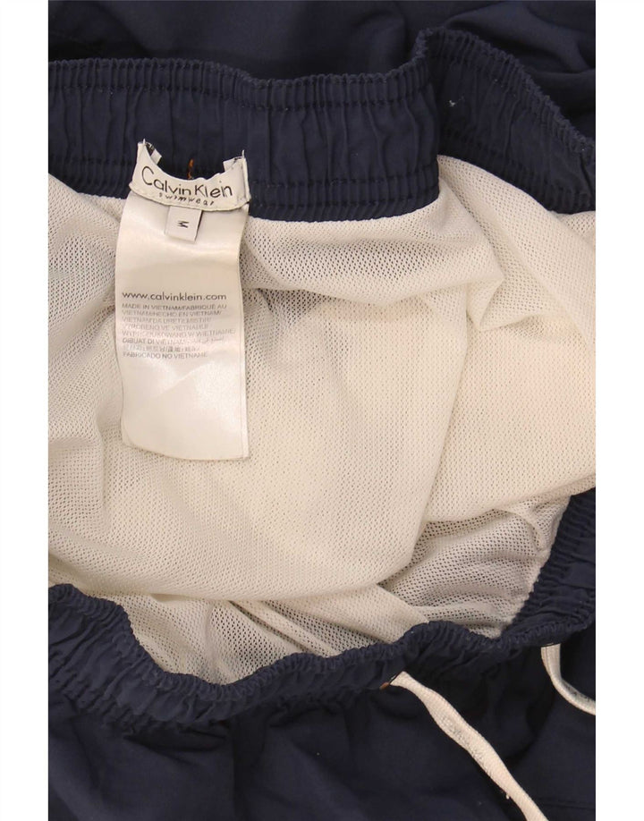 Pantaloni scurți de înot grafic Calvin Klein pentru bărbați, medii, bleumarin, color block