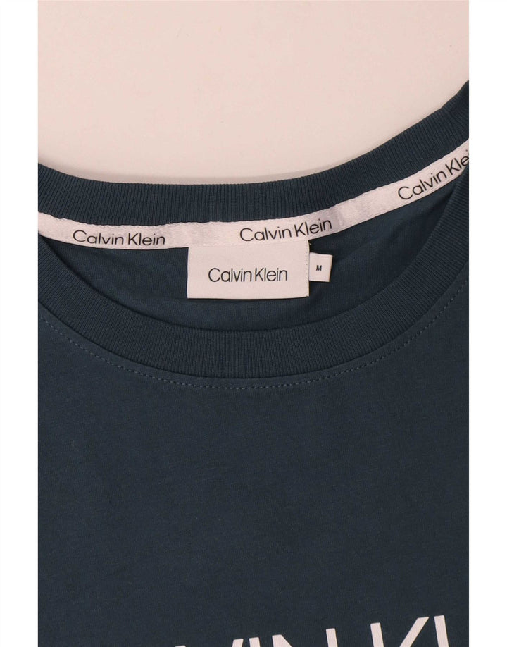 Tricou grafic Calvin Klein pentru bărbați Top mediu din bumbac bleumarin