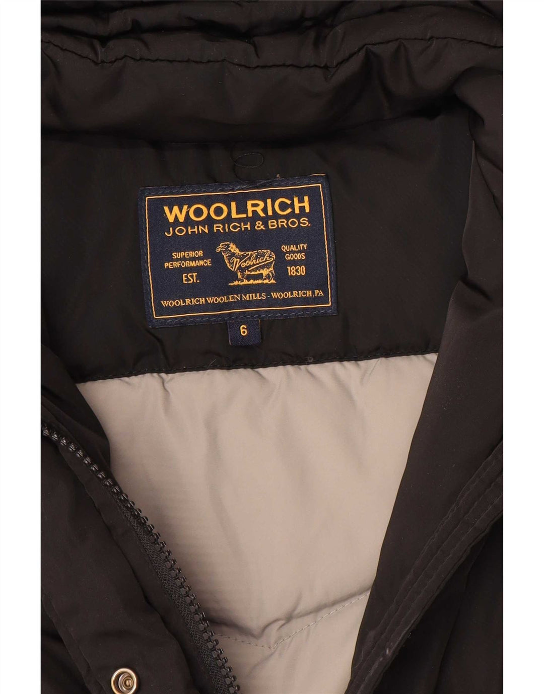 Jachetă căptușită cu glugă Woolrich pentru fete 5-6 ani, neagră