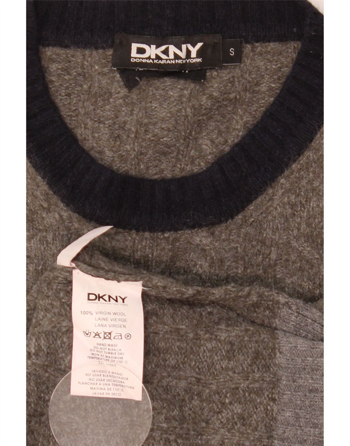 Pulover Dkny pentru bărbați cu gât roșu, lână color bloc, gri mic