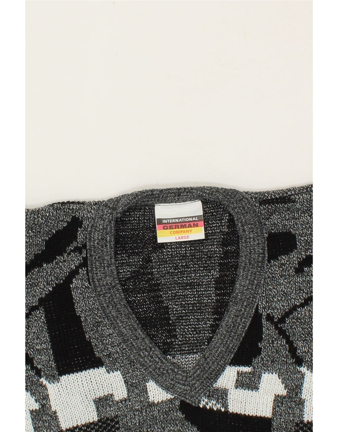 VINTAGE Mens Abstract Pattern V-Neck Jumper Sweater Large Grey Vintage Vintage and Second-Hand Vintage from Messina Hembry 