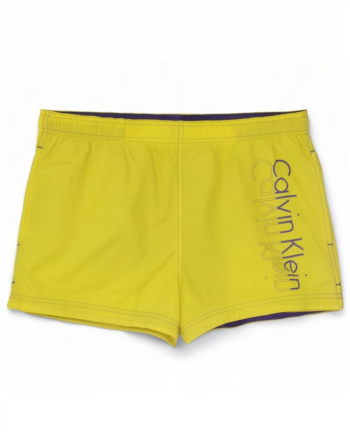 Pantaloni scurți de înot grafic Calvin Klein pentru bărbați, poliester galben mare