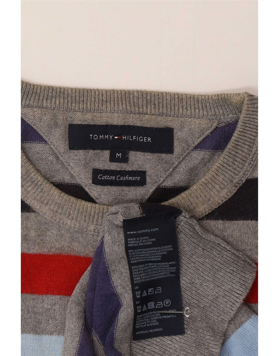 Pulover Tommy Hilfiger pentru bărbați, cu decolteu, în dungi medii, multicolore