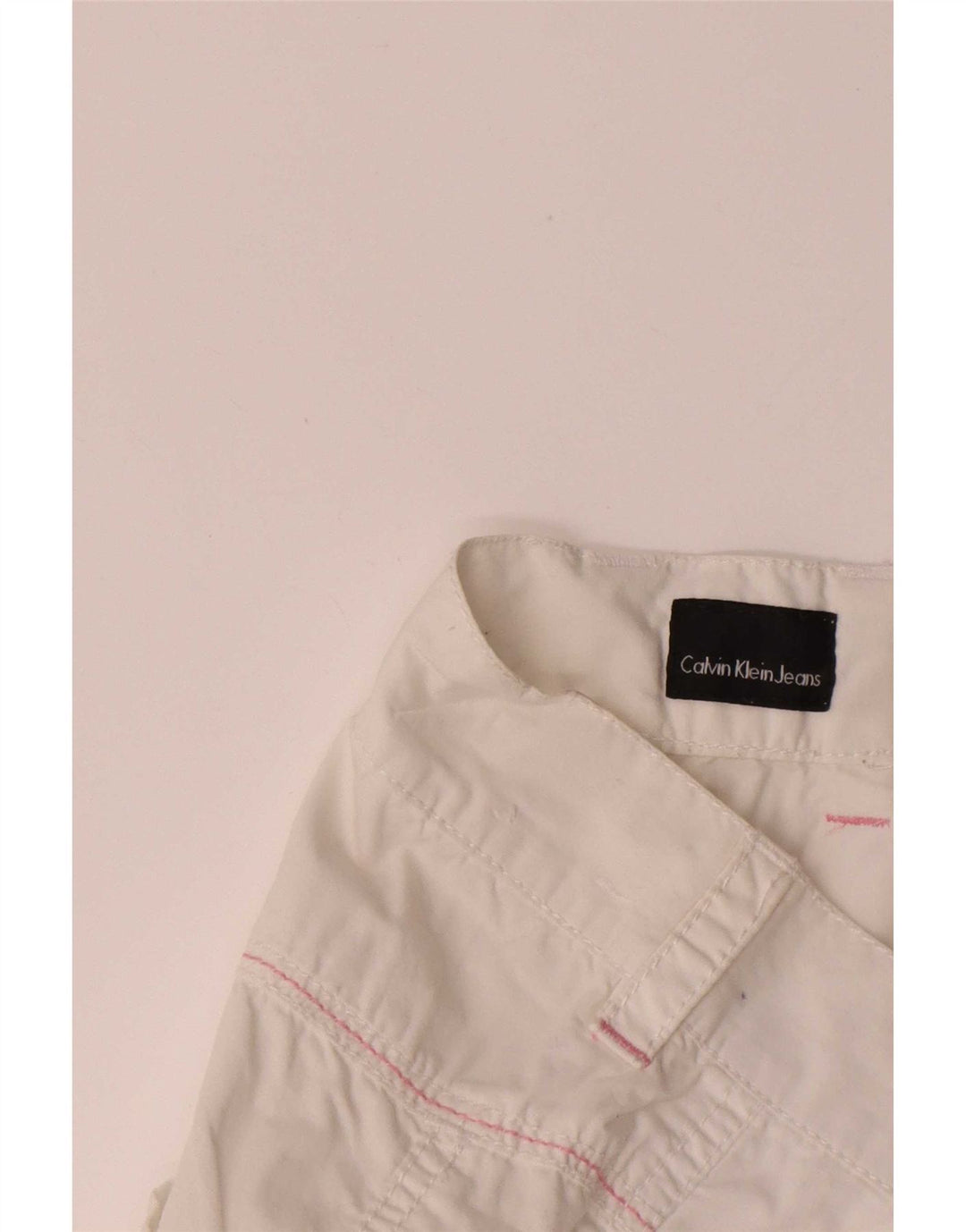 Pantaloni scurți Calvin Klein pentru femei W28 bumbac alb mediu