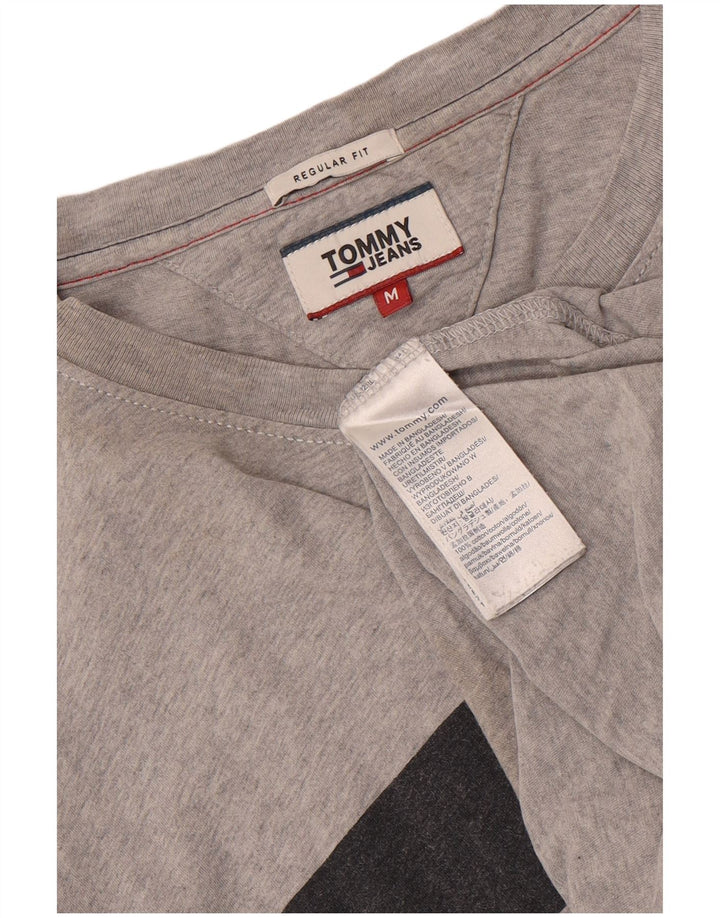 Tricou cu grafic Tommy Hilfiger pentru bărbați, cu croiala normală, din bumbac, gri mediu