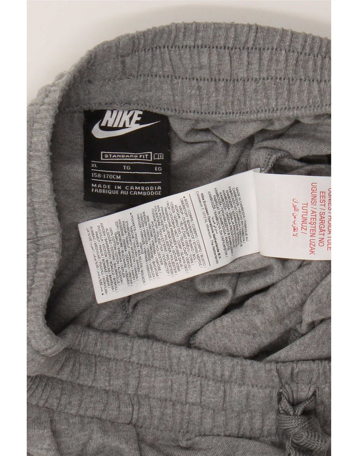 Pantaloni scurți sport Nike pentru băieți, cu ajustare standard, 13-14 ani, XL, poliester gri