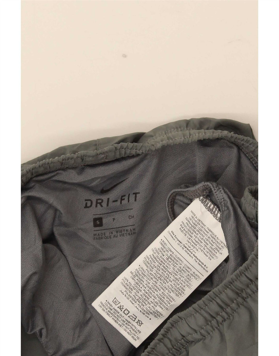 Pantaloni scurți sport Nike Dri Fit pentru bărbați, gri mici, poliester color bloc