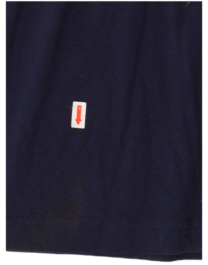 Tricou cu grafică pentru bărbați FILA Top mediu din bumbac bleumarin