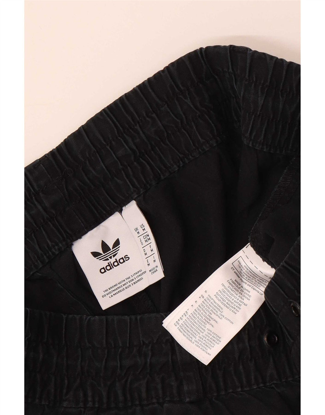 Pantaloni scurți pentru bărbați Adidas Cargo Medium W30 Bumbac negru