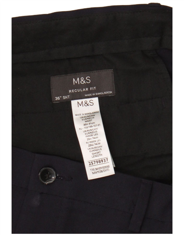Pantaloni chino pentru bărbați Marks & Spencer, cu ajustare normală, L36 L29, poliester bleumarin