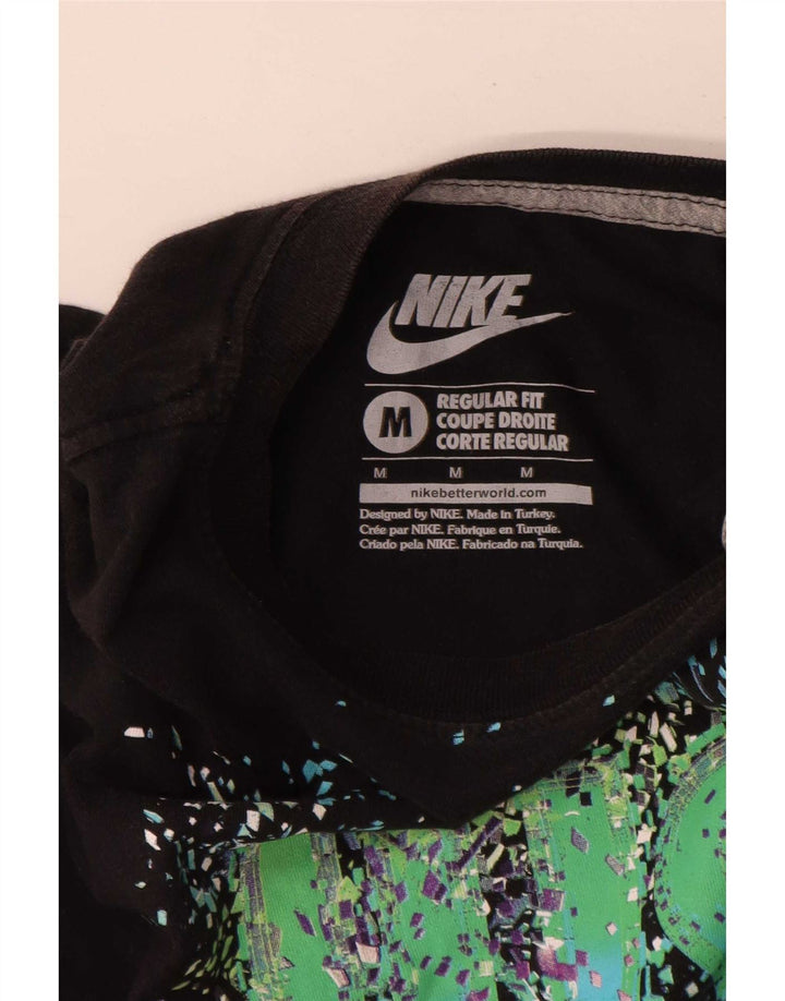 Tricou grafic pentru bărbați Nike Regular Fit Top Mediu Negru