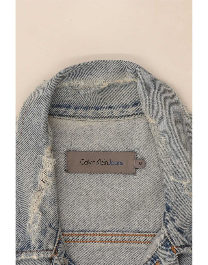 Jachetă pentru bărbați Calvin Klein Jeans din denim distressed UK 38, bumbac albastru mediu