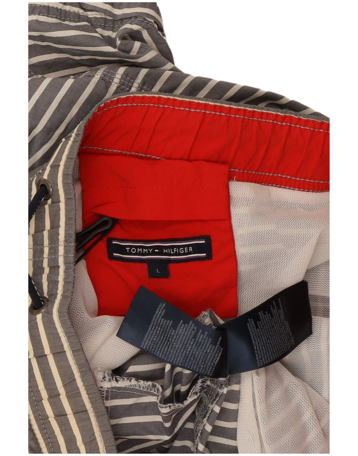 Pantaloni scurți de înot Tommy Hilfiger pentru bărbați, bumbac cu dungi gri mari