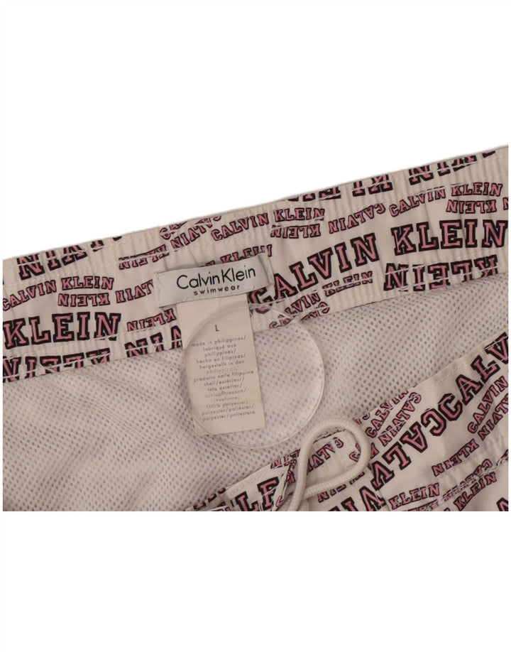 Pantaloni scurți de înot grafic Calvin Klein pentru bărbați, mari din poliester alb