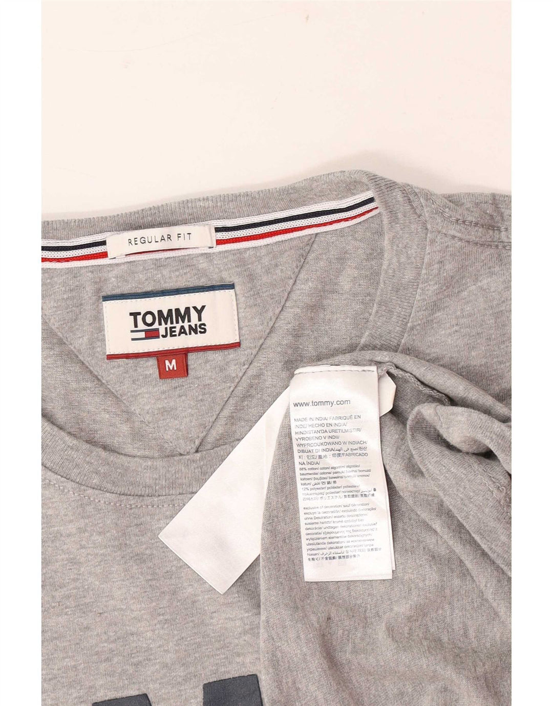 Tricou grafic Tommy Hilfiger pentru bărbați, cu croială normală, din bumbac, gri mediu