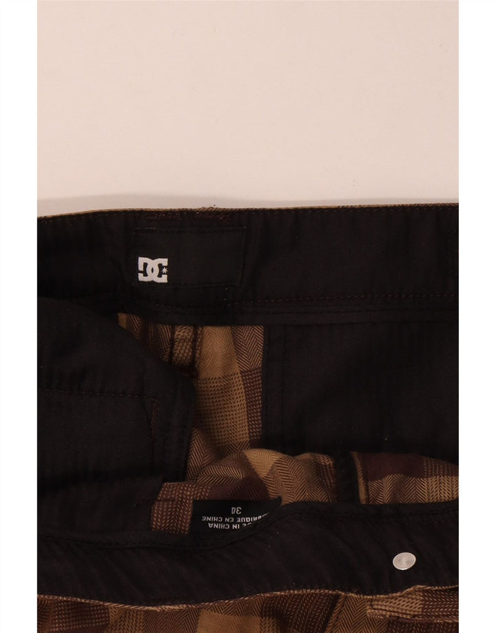 Pantaloni scurți cargo DC pentru bărbați W34, maro, bumbac cu carouri mari