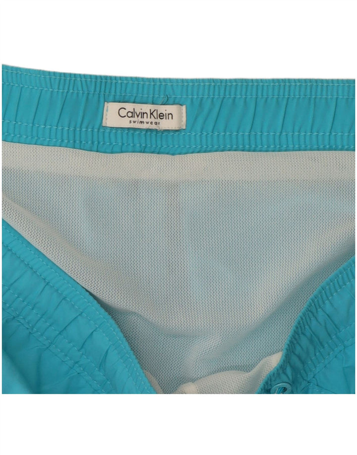 Pantaloni scurți de înot grafic Calvin Klein pentru bărbați, plajă mare, albastră
