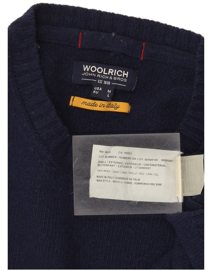 Pulover Woolrich pentru bărbați, cu grafică, cu decolteu, mediu, bleumarin, lână SUA