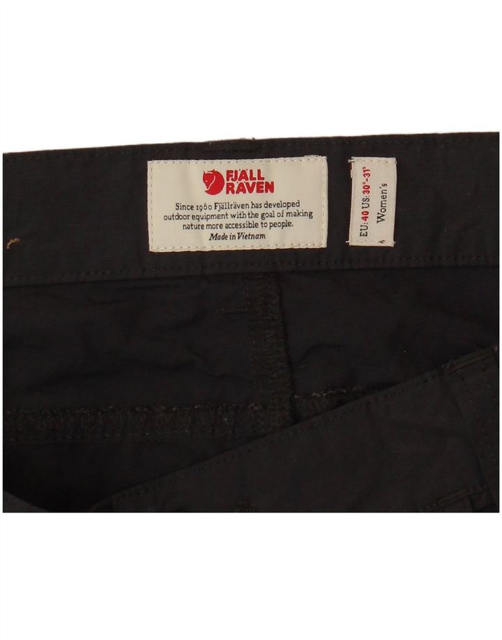 Pantaloni scurti cargo pentru femei FJALL RAVEN EU 40 Medium W31 Negru