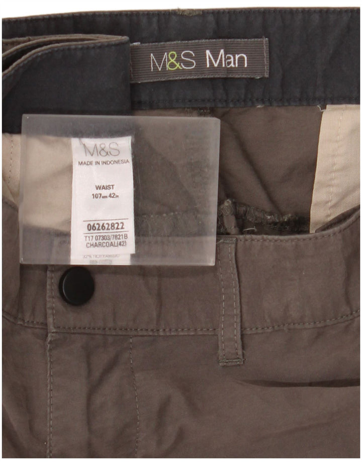 Pantaloni scurți cargo pentru bărbați Marks & Spencer W42 2XL bumbac gri
