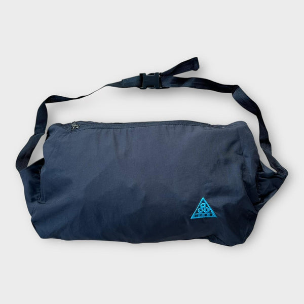 Jachetă Nike ACG împachetabilă - medie (se potrivește ca o mare)