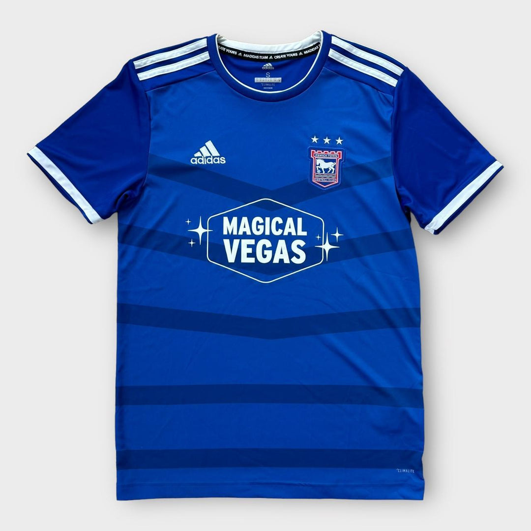 Tricou de fotbal al orașului Ipswich Adidas - Mic
