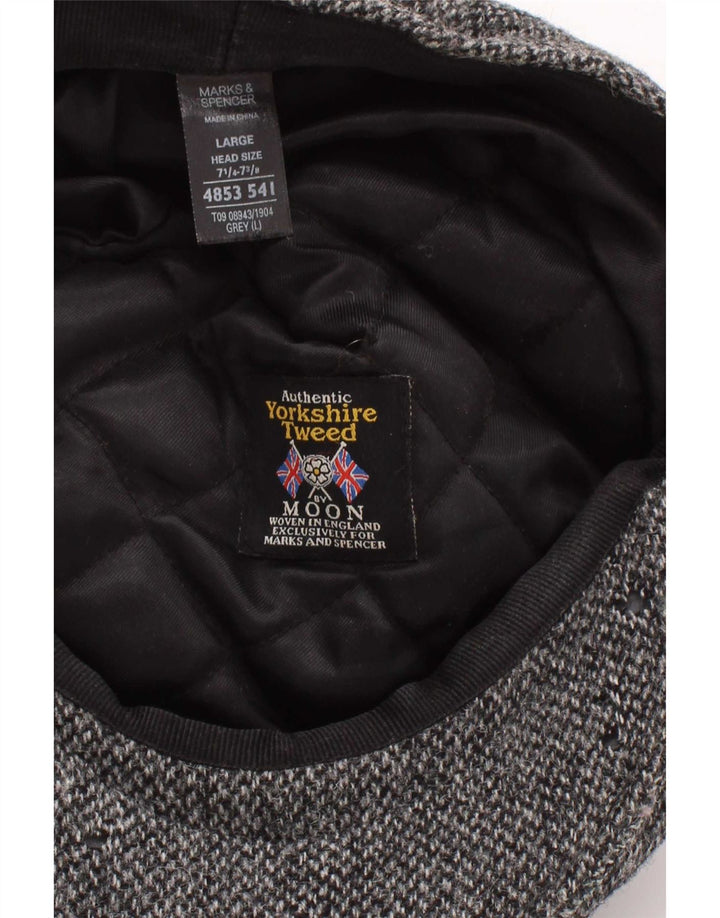 Cască Plată pentru Bărbați Marks & Spencer, Mărime Mare, Lână Gri cu Model Fishbone Clasic
