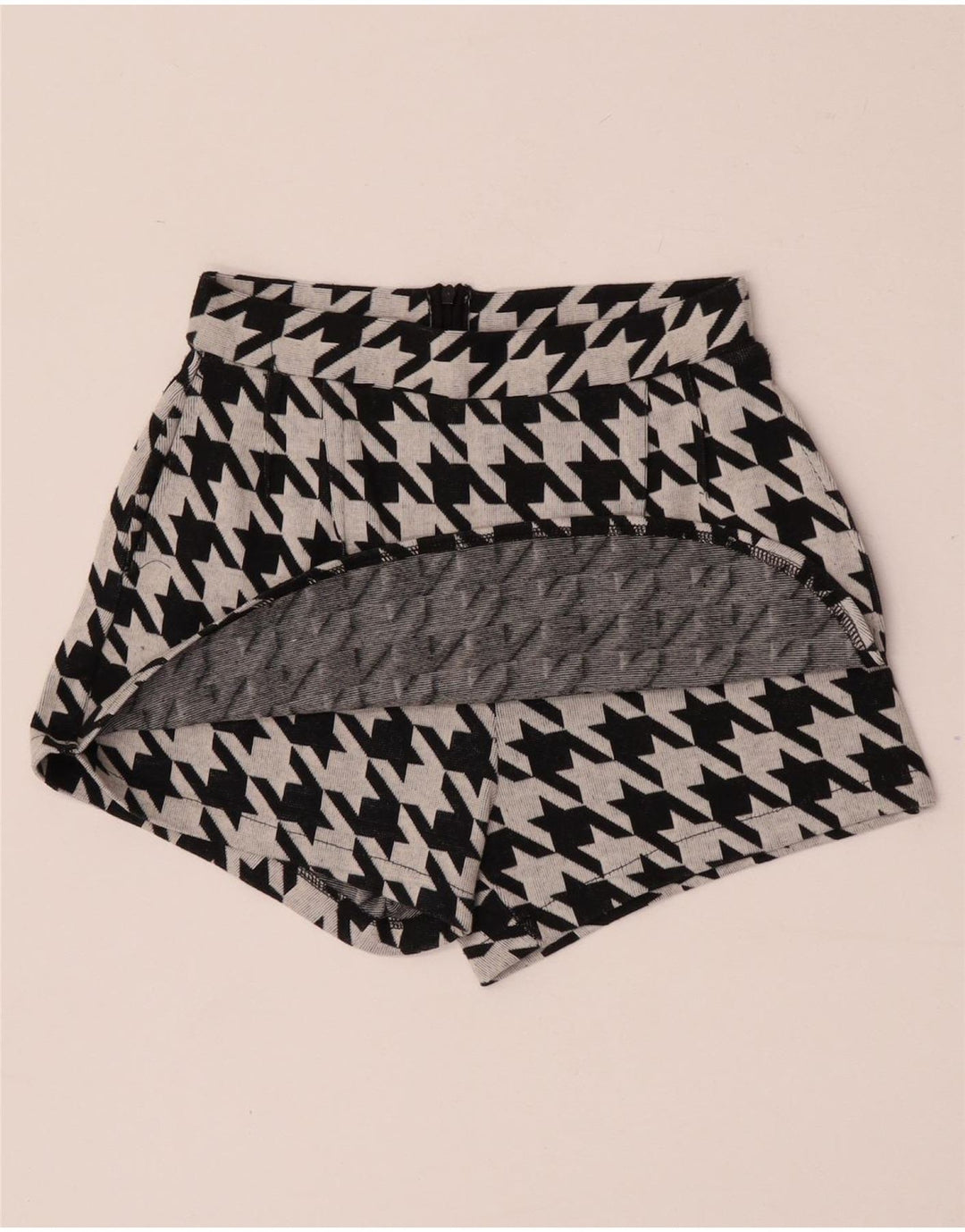 Pantaloni scurți casual Trafaluc pentru femei Zara Mici W26 Black Houndstooth