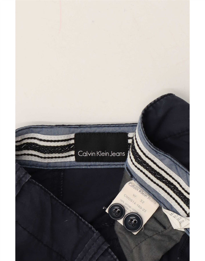 Pantaloni scurți chino pentru bărbați Calvin Klein W32 bumbac albastru bleumarin mediu