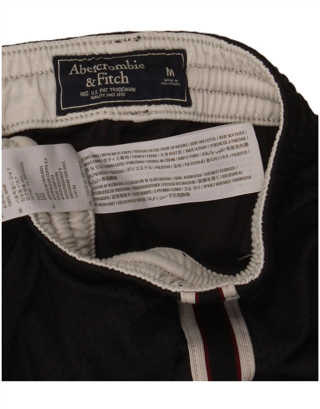 Pantaloni scurți sport grafic Abercrombie & Fitch pentru bărbați, poliester mediu negru
