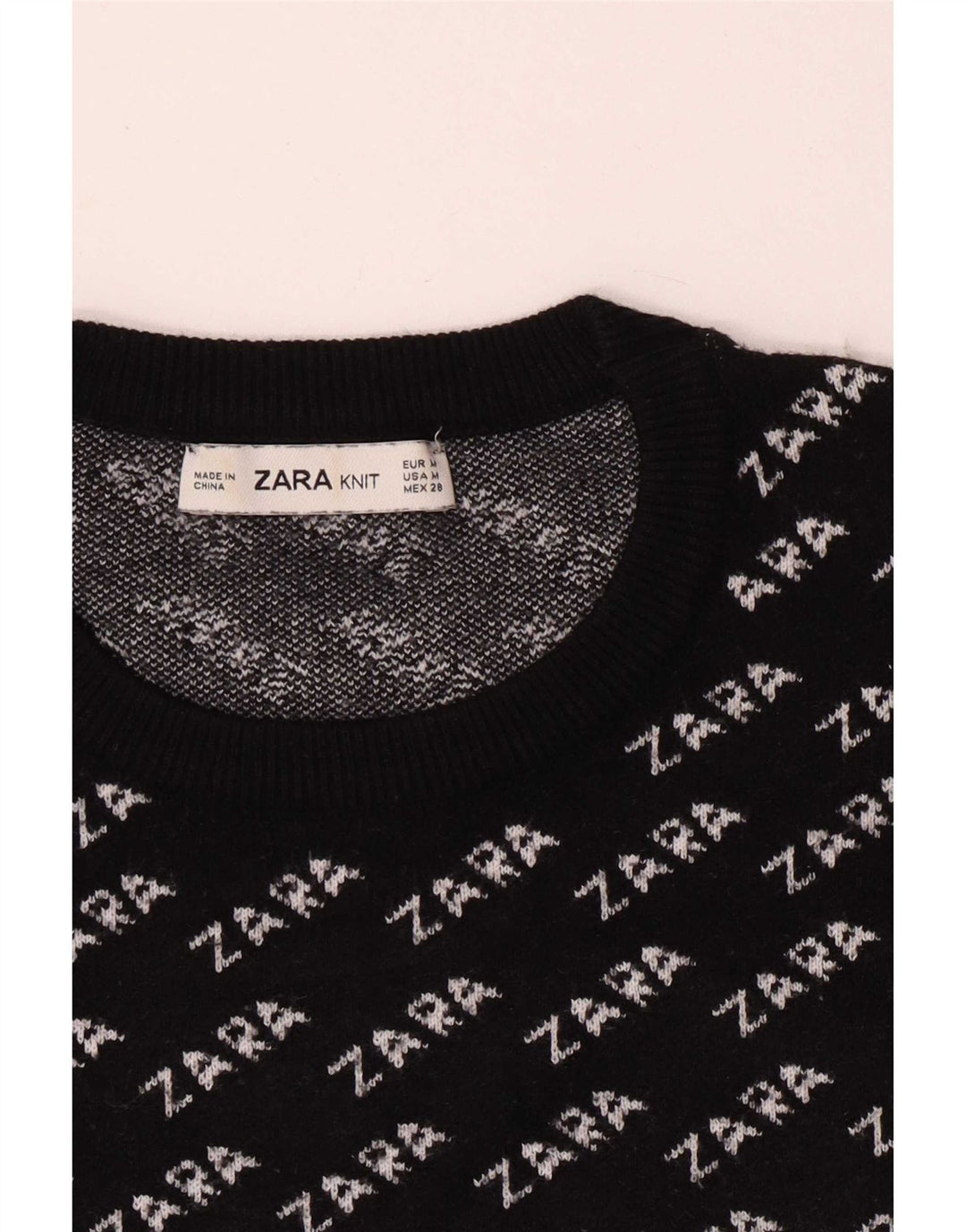 Pulover pentru femei cu decolteu rotund cu grafică Zara UK 14 Medium Negru