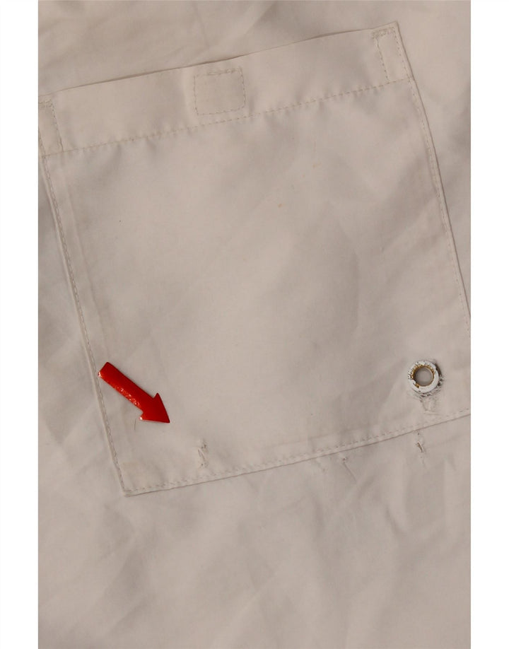 Pantaloni scurți de înot grafic Calvin Klein pentru bărbați, poliester alb mediu