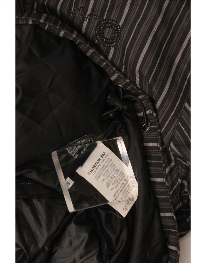 Jachetă Windbreaker cu grafică pentru bărbați Scorpion Bay UK 10, gri mic, cu dungi