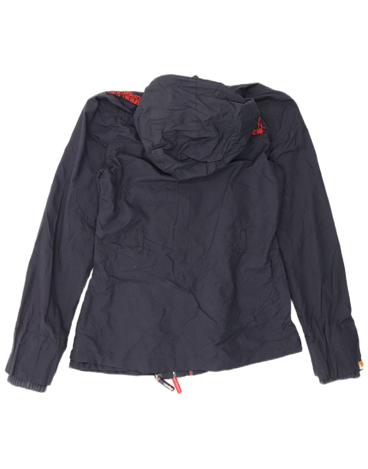 Jachetă de ploaie The Windmac Graphic pentru femei Superdry UK 10 Small Bleumarin