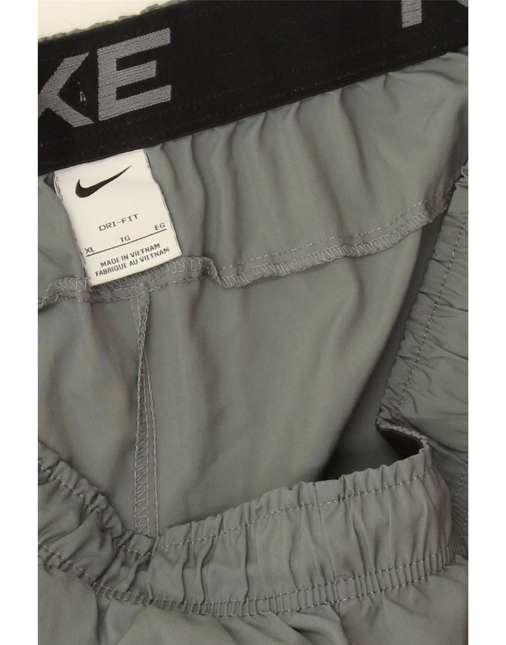 Pantaloni scurți sport Nike Dri Fit pentru bărbați XL poliester gri