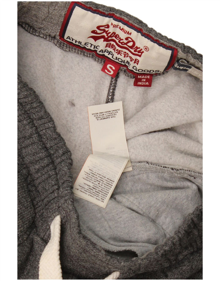 Pantaloni scurți de sport grafic Superdry pentru bărbați, bumbac cu pete mici, gri